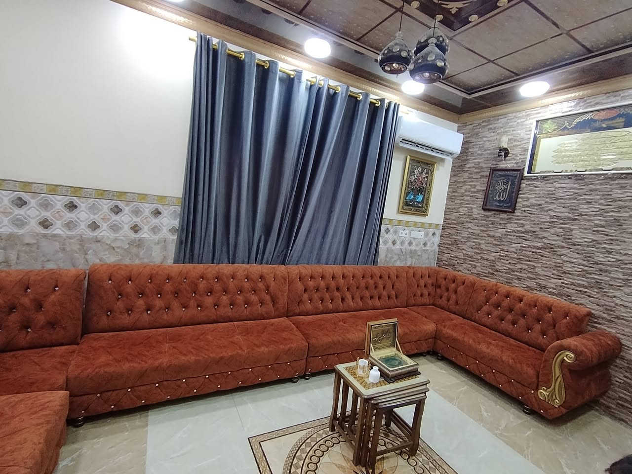 ديوان زاويتين فول نظافه ١٠٠ بل١٠٠ قياس ١١ متر الاتصال على الرقم ***********
