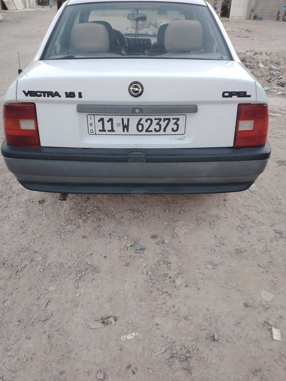 السلام وعليكم للبيع اوبل فكترا موديل 1992 رقم بغداد دولي بسمي بلادية من الدعامية للدعامية بدون قطرة صبغ محرك 16 كير عادي مكفولات محرك والكير صدر امامي وخلفي جديد تخم تاير مواصفات فتحة باور استيرن سنتر لوك مع ريمونت 
السعر 50 وبيهة مجال بسيط 
مكاني سامراء 
***********
