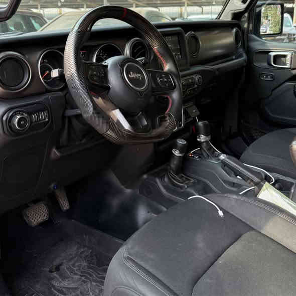 _ النوع:[jeep wrangler ] 
_ الموديل: [2018]
_ الكيلومتر: [61,000km]
_ [بدون اي ضرر خليجية مزودة بدبي]
_ السعر: [$$$]
_ الموقع: بغداد – الجادرية 
_ للاستفسار: ***********
