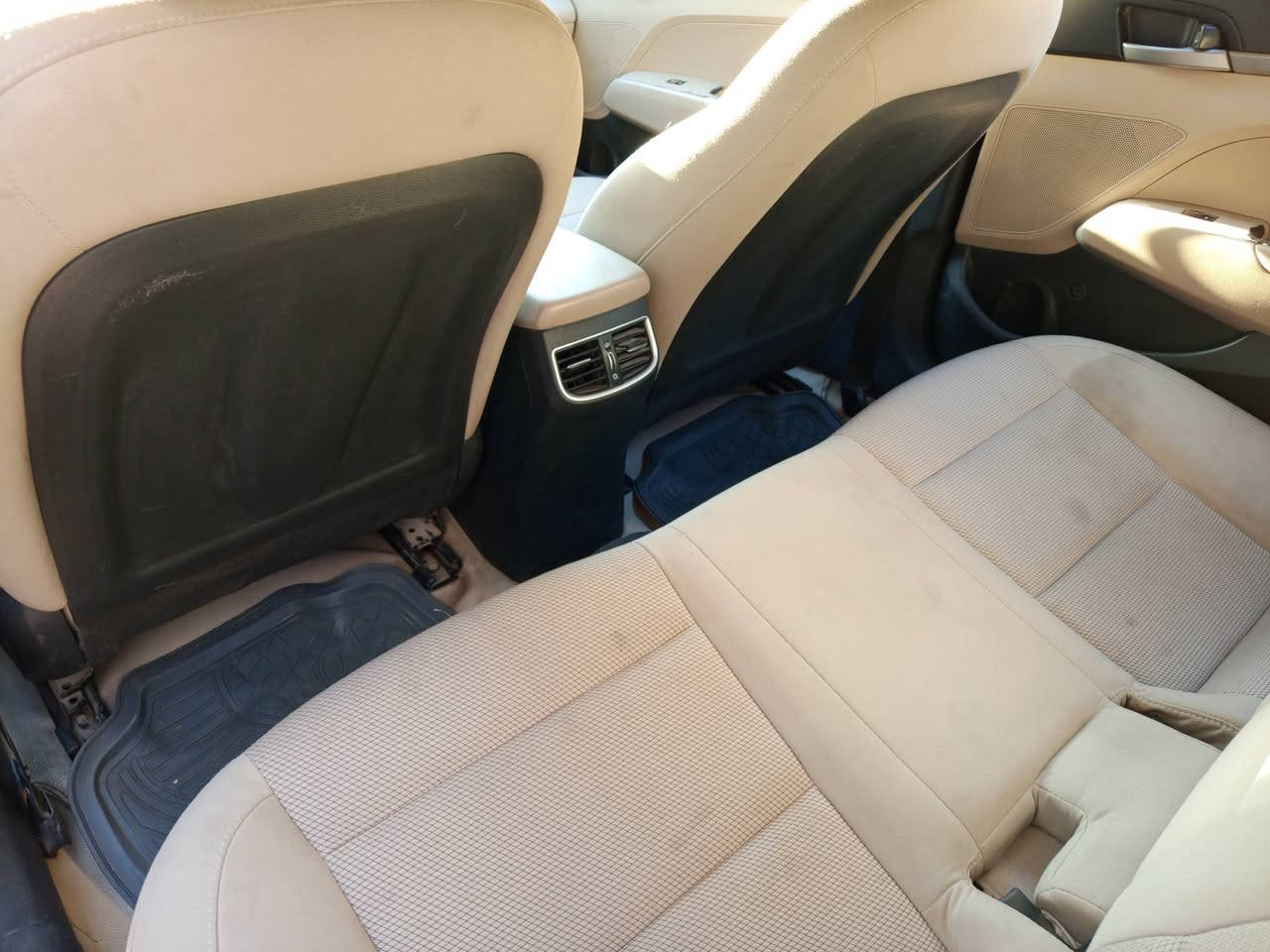 النترا خليجي ٢٠١٨ حادتها جاملغ الامامي وبيها صبغ بالتكمة كما موضح بالصور وضربة بالمدكر الخلفي باقيه على وضعها سياره استخدام شخصي سنويتها جديده بسمي 
سعرها 125$
رقم الهاتف ***********
