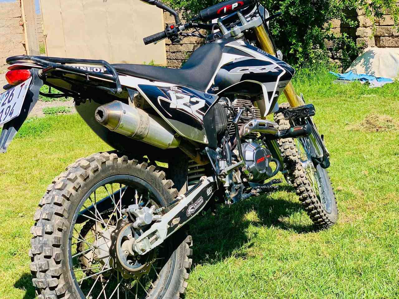 السلام عليكم.. قفاز CRX. موديل 26. جديد   محرك300. مرقّم صلاح الدين.. السعر مليونين وربع بيه مجال . مكان ناحيه القياره رقم صلاح الدين دولي  ***********
