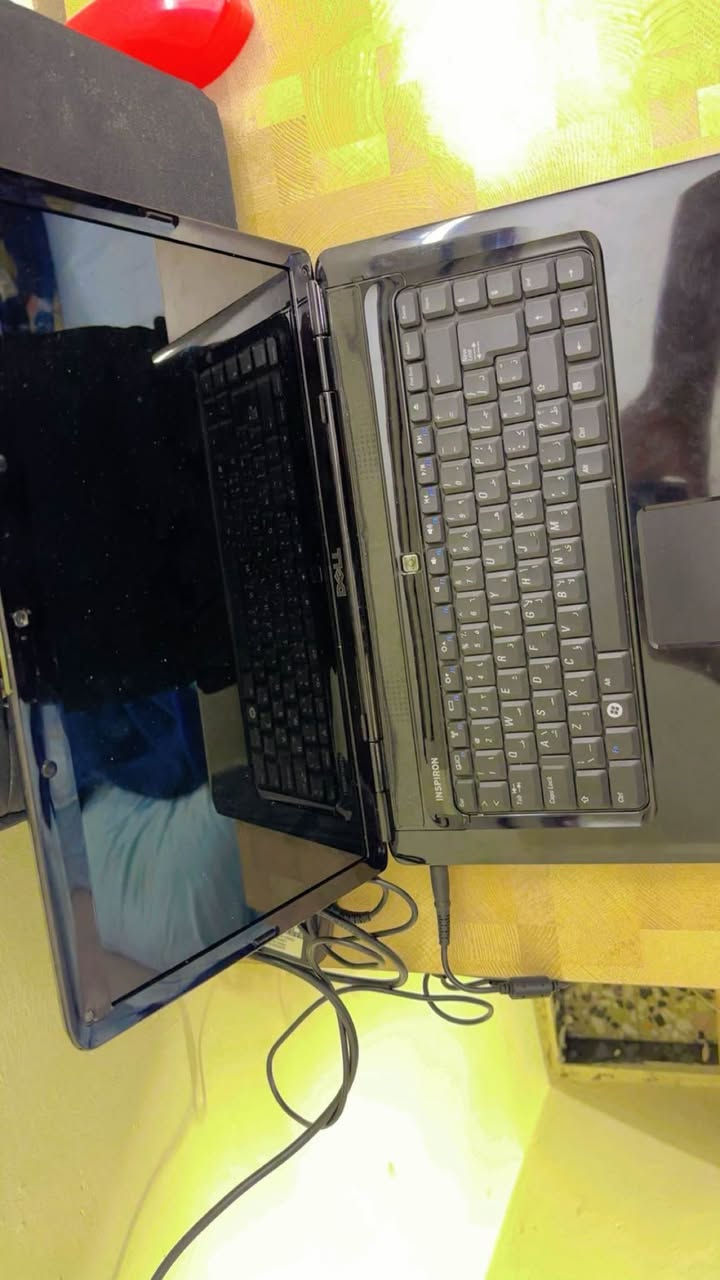 المعالج: Intel Pentium Dual-Core أو Intel Core 2 Duoالشاشة: بحجم 15.6 بوصة بدقة (1366 × 768) بكسل الذاكرة العشوائية (RAM): من 2 إلى 4 جيجابايت (قابلة للترقية حتى 8 جيجابايت)مساحة التخزين (HDD): يتراوح بين 160 إلى 320 جيجابايتكرت الشاشة: مدمج من نوع Intel GMA 4500MHDنظام التشغيل الافتراضي: يأتي غالباً مع Windows 7 أو Windows Vistaالوزن: حوالي 2.7 كيلوجرامالمنافذ والاتصال:3 منافذ USB 2.0منفذ شاشة خارجي (VGA)منفذ شبكة (Ethernet/LAN)قارئ بطاقات الذاكرةمشغل أقراص dvd
السعر 200 الف جهاز كامل مع الحقيبة والشاحن العنوان بغداد المنصور *********** بغداد, العراق
