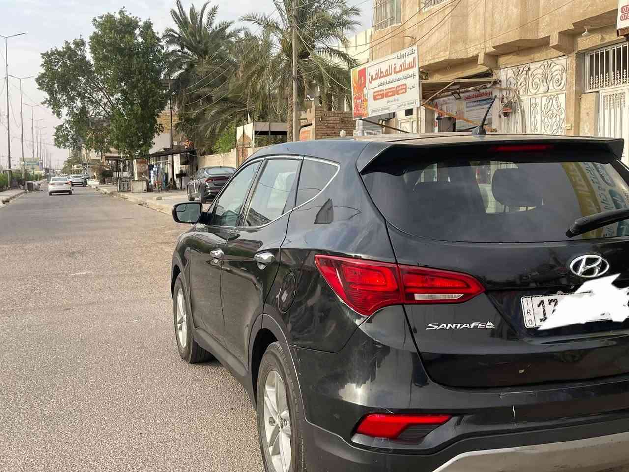 السلام عليكم 
سنتافي موديل 2018 
رقم مثنى تحويل مباشر
 2400 GDI ما مفتوح شرط كير تبريد  حداديه ع شرط
ماشيه 130
وارد امريكي حادثه جاملغ امامي فقط بدون دواخل 
السعر 116 وبيه مجال 
تفاصيل الإتصال 
***********
