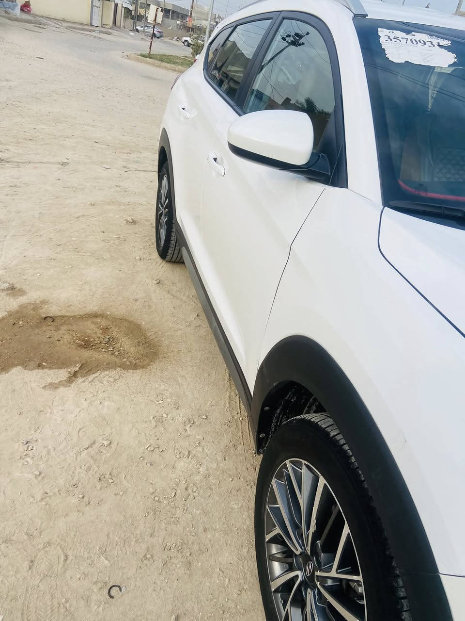 توسان 2021 ( بيع سريع) 
فول موصفات عده الفتحه . بصمه ✔️. شاشه ✔️. دفع رباعي ✔️. مكينه 2400 GDI ❕. حساسات امامي خلفي ✔️. كامره دواره . ✔️وبعد بيه هواي مواصفات حلوه ✔️/ السياره جديده بمعنه الكلمه مابيه بدون دواخل بدون اريدباك 🔵
( سياره بدون حادث)🔴وللعلم سياره وارد امريكي - ⚫️فقط بيه حادث ربع 🔺الدعاميه ومصلح مامبدل 🔺- 🟢تريد اروح وياك وين متريد ل اي ابو فحص يعجبك 🟢
——————————————————
مكانـي حله بابل بكرلي  . 🔳🇮🇶

—————-
للاستفسار 📞
*********** ☎️

*********** ☎️ 

—————
السعر ⬜️💰 
خابرني وبيك ودلل سياره بيع سريع وبيه مجال حگ جيتك وخادمك اني
