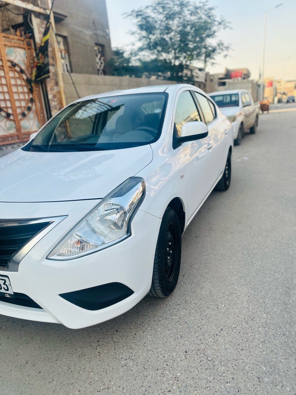 نيسان سني هندي 2023 ماشيه 15 الف مكاني بصره سعر 124 وبيها مجال قليل بيها بارد قليل باب سايق ما مبين ولباقي كفاله سياره أخت الزيرو 