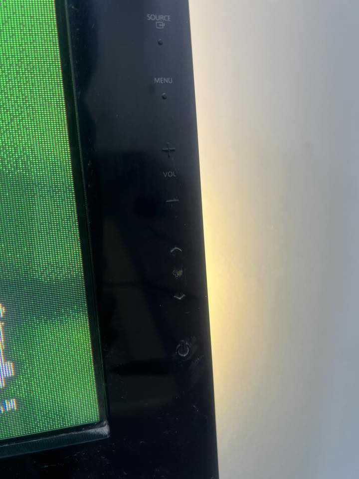 بلازما سامسونج الاصليه 
حجم 42 
لمس الدكم
الدقه 1080
كلش حلوه
ب225 والشراي يدلل
البصره الكزيزه***********
