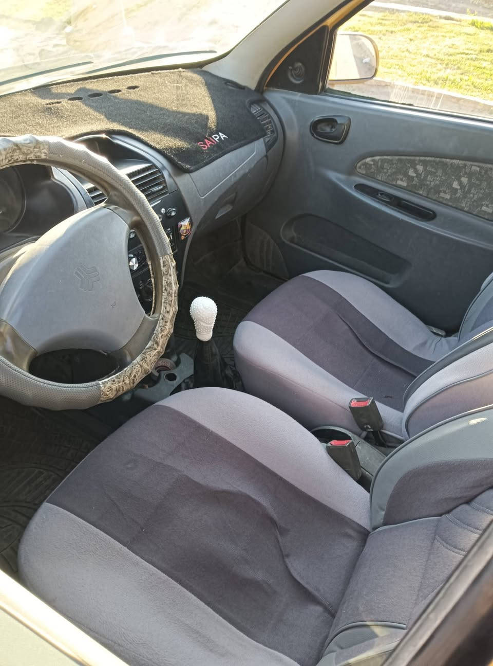 طيبه 15 بلاديه مابيه تبديل محرك كير مكفولات  داخل نظيف جدا   جام ينزل كله ابواب تنفتح كلها كهربائيات فول شلع تخم جديد تايرات السياره اسمنا رقم بغداد انكليزي سنويه مجدده صار اسبوع مكان الحله  هلا بلجناي هلا للمشتري يتفضل
 وخادم السعر المطلوب 35 
***********
