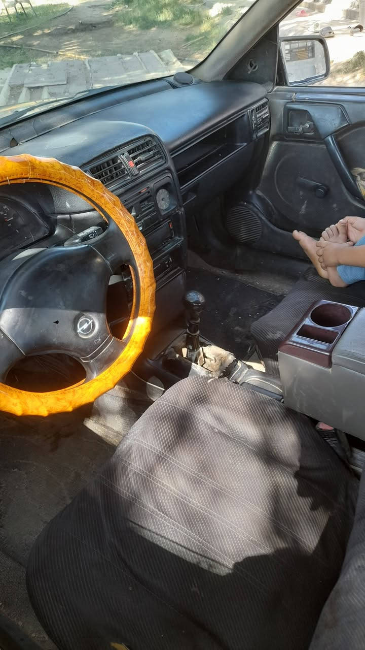 للبيع اوبل فكتره موديل٩٢بغداد سياره بلادي حدايه جديد محرك ١٦٠٠ تخم تايرجديد سياره بسمي تحويل مباشر السعر٢٦وبيهامجال قليل عنواني بغداد تلفون ***********
