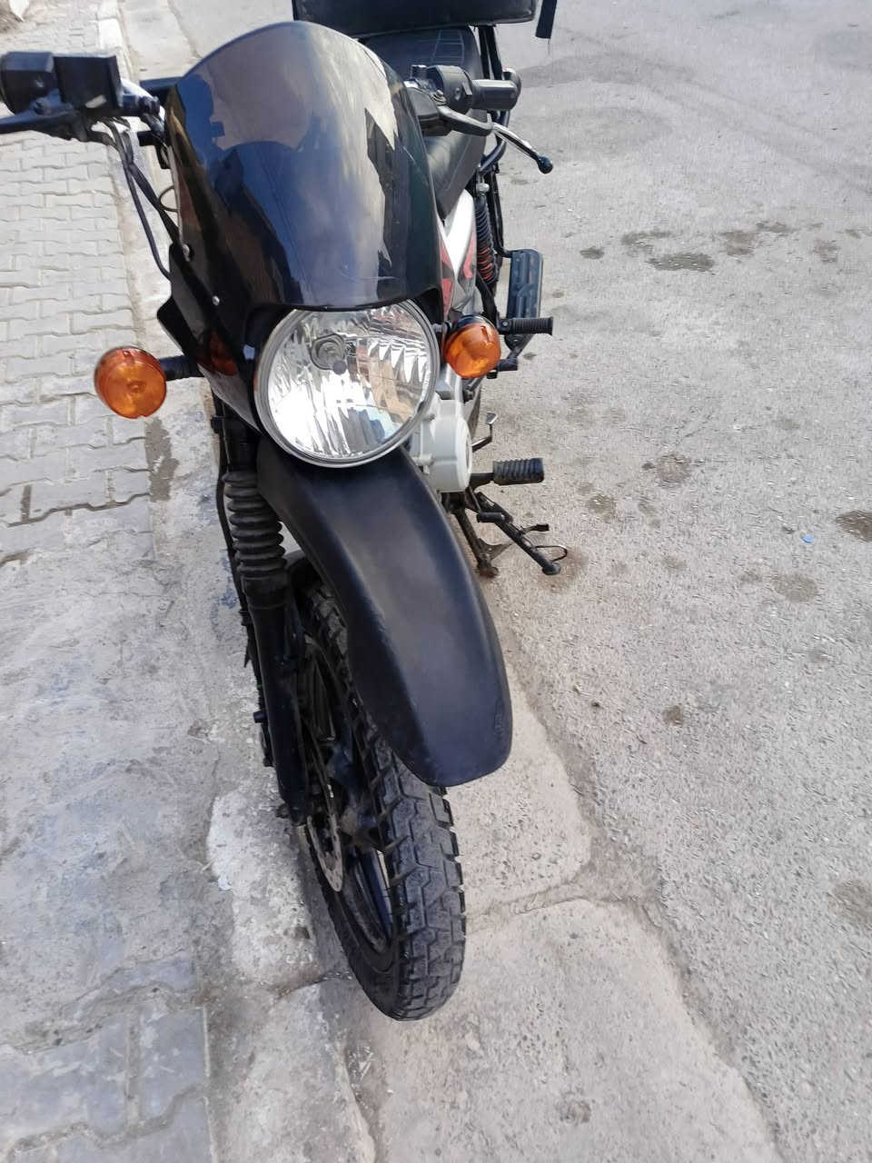 سلام عليكم بوكسر البيع مديل 23وطالعه بل 24تراجه نضيفه كلش سعره 1100 بيه مجال الشراي *********** البكان بغداد الحسينيه
