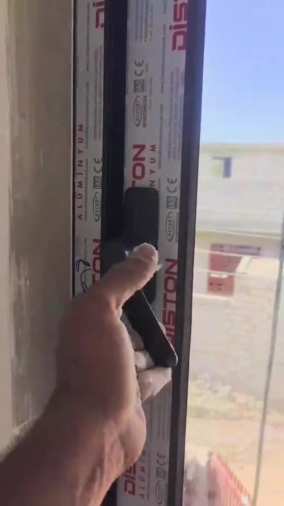 نقدم لكم أحدث أنظمة الألمنيوم
شبابيك سلايت -  شبابيك مفصلي - ابواب - محجر
ابواب - كاونترات اج دي اف 
الهاتف:‭0781 936 8932‬
العنوان : السماوه شارع الجسر مقابل موكب السفير
