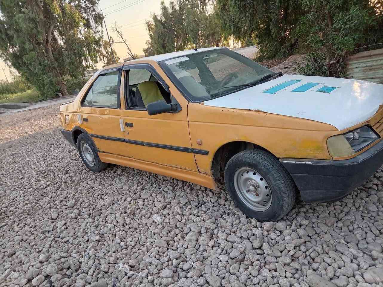 بيجو للبيع
مكانها محاويل 
بمليون وبيها مجال
***********
