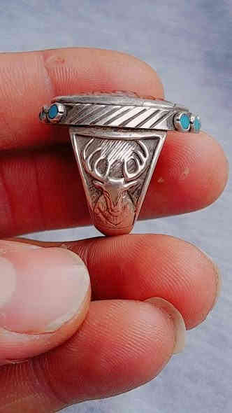 اللهم صلي على محمد وال محمد الطيبين الطاهرين 
 خاتم انتيكا عقيق يماني شحم ولحم مخطوط سورة الكوثر خط قديم صياغه الغزال يدوي المهتم يتواصل على الخاص ***********بصره يوجد توصيل
