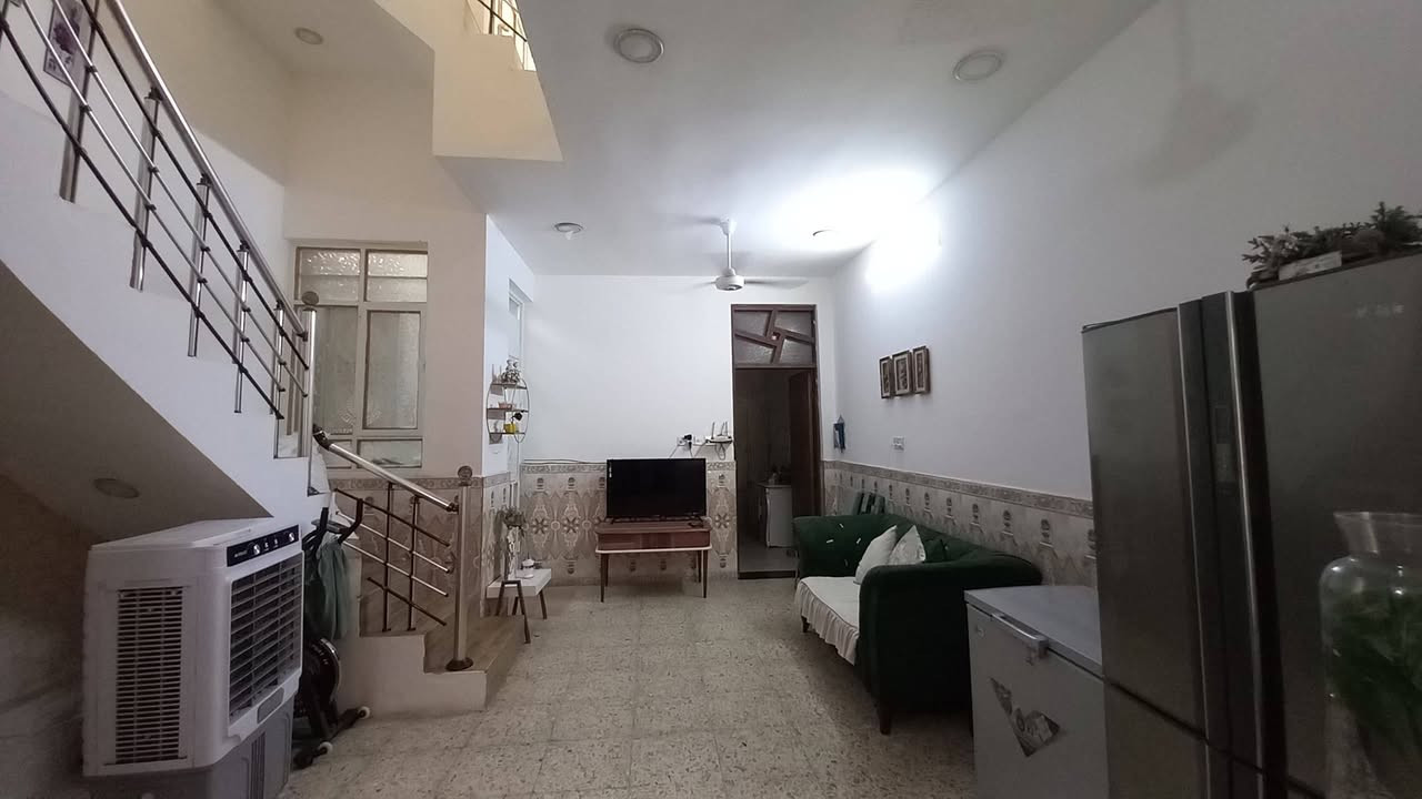 السلام عليكم للبيع بيت زراعي 100 متر 5×20 كامل طابقين يحتوي ع ثلاث غرف نوم السعر 110 العنوان العبيدي الرئاسة شارع عشرين شارع ام البنين ***********
