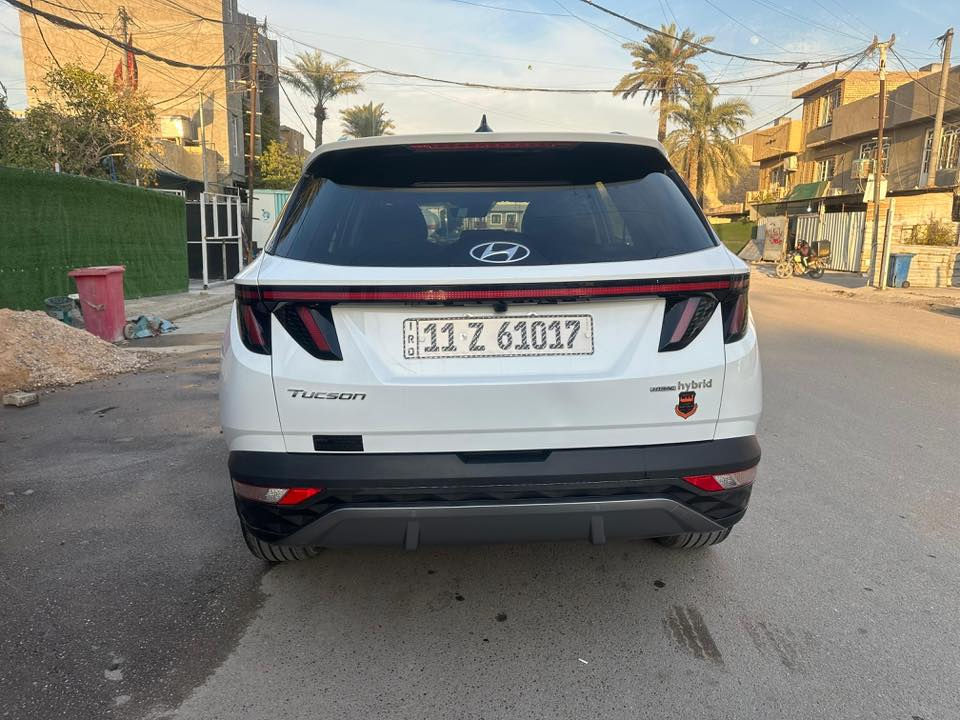 السلام عليكم 
هونداي توسان 2023 هايبرد وارد امريكي 
اللون: أبيض
العداد: 23,000 mi
نوع الوقود: هايبرد (بنزين + كهرباء)
الموقع: بغداد
الحالة: حادث امامي كما موضح بالصور  بالصور 
السعر: 22,500 دولار بيه مجال بسيط 

أهم المواصفات:

فئة Limited (أعلى فئة) بالتوسان 

تشغيل عن بعد + التحرك من البصمة 

محرك 1.6 تيربو + كهرباء – 226 حصان

دفع رباعي AWD + H-TRAC

فتحة سقف بانورامية كاملة 

شاحن لاسلكي

كروز كنترول ذكي

نظام توفير الطاقة ECO + وضعيات قيادة متعددة ( سبورت - سمارت - ثلج ) 

شاشة وسطية 10.25 إنش + عدادات رقمية

كاميرات 360 درجة + حساسات امامية وخلفية + نظام auto park

نظام ملاحة

فتحة سقف بانورامية

مقاعد جلد كهربائية – تبريد وتسخين
+ تسخين المقاعد الامامية 

نظام صوتي Bose

مكيف إلكتروني مزدوج

جنوط 19 إنش

إضاءة أمامية وخلفية LED

دخول وتشغيل بصمة

نظام النقطة العمياء + المحافظة على المسار + رادار امامي 

باب خلفي كهربائي بفتح ذكي

السيارة فول مواصفات للأخير وبعد بيها مواصفات 

للاستفسار:
*********** (متوفر على واتساب)
