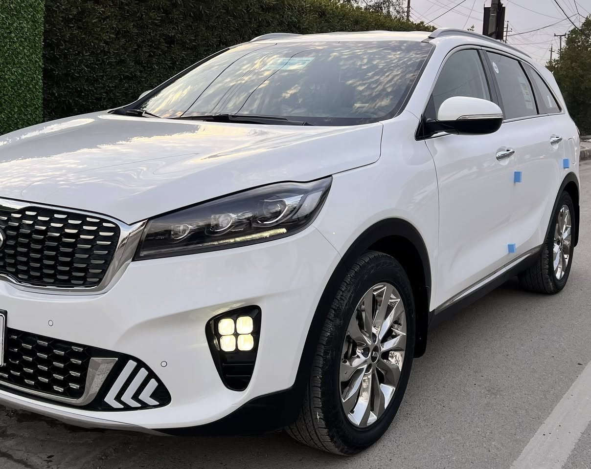 السلام عليكم 
سورنتو 2020 خليجي مكفوله كفاله عامه لا صبغ لا ضربه لا تبديل لا بارد لا شخوط لا رصعات ماشيه 51 الف رقم بغداد بأسمي مشروع وطني 
المواصفات 
بصمة 
كشنات كهرباء 
كشنات جلد 
مري شفط 
جنطة كهرباء 
شاشة جبيره
حساسات امامي خلفي
كامره 
درايف مود 
6 سلندر 3500 
كير 8 نمر 
7 راكب
3 قطع تبريد
وبعد بيها هواي مواصفات 
السياره تخم تاير جديد وباتري جديد وما بيها اي نقص 
السعر 265 ورقة وبيها مجال
الرقم *********** 
مكانها بغداد
