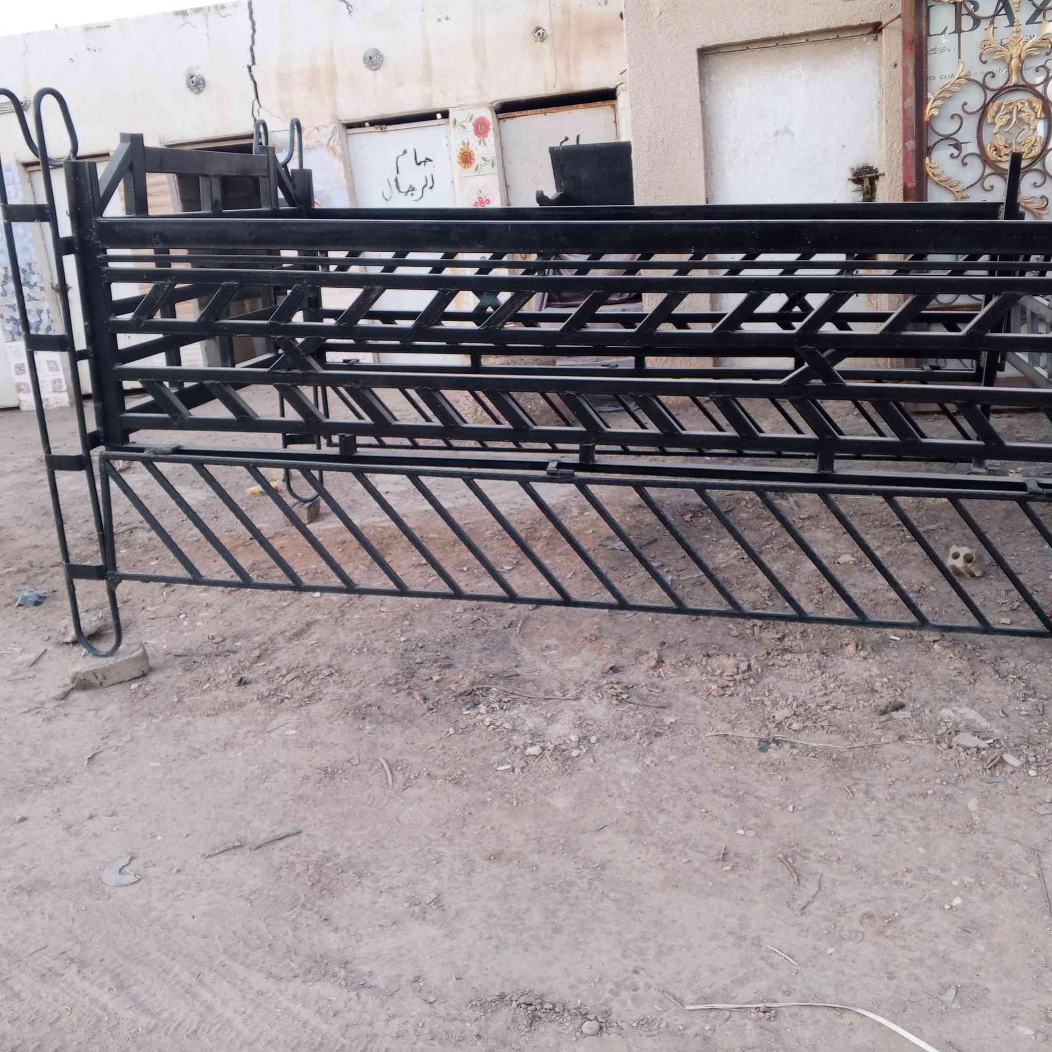 سلام عليكم محجر سيارة البيع حديد ثقيل استفسار على رقم***********
