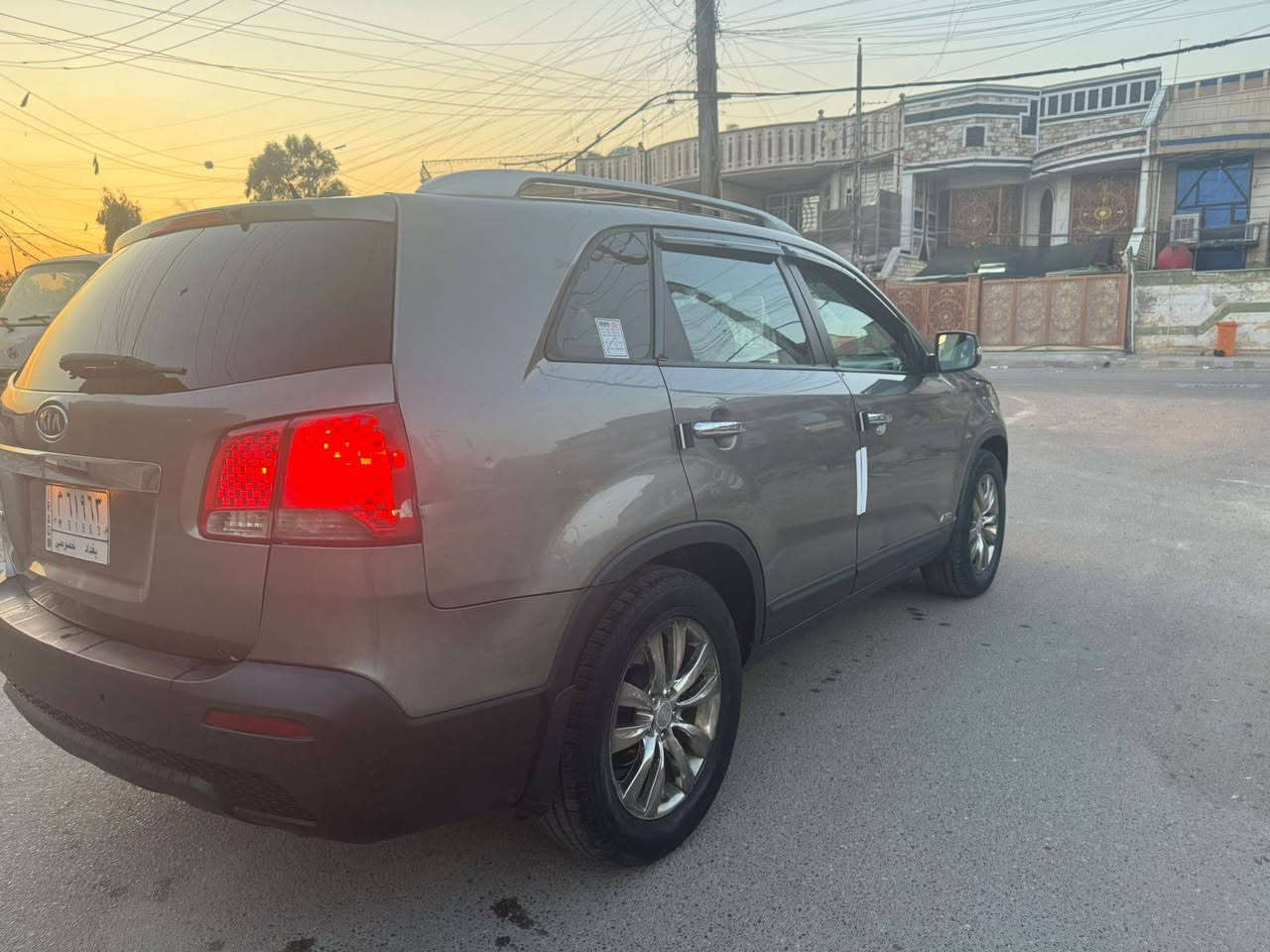 كيا سورنتو للبيع موديل 2011 وارد امريكي حادثهاسرقه جاملقات بدون دواخل بيها 3مكانات صبغ فول مواصفات واحد على واحد 6 سلند 7 راكب بصمه تشقيل بصمه ابواب كشنات جلد كهربات تتفىه تبريد شاشه كامره قماره بلرامه تحكمات رادرات بعد بيها مواصفات رقم بغداد مشروع وطني السعر 118 الاستفسار على الرقم*********** عنوان بغداد الرصافه
