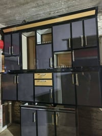 كاونتر ٢٫٥م • سنك مرمر ٣٠سم • الزهور تكريت