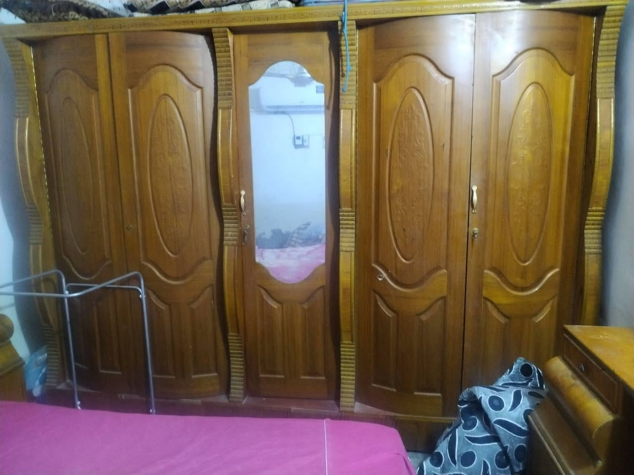 للبيع اخو جديد كلشي مابيهن نضيفات تعال وشوف وبيك خير وتدلل سعر خاص ***********
