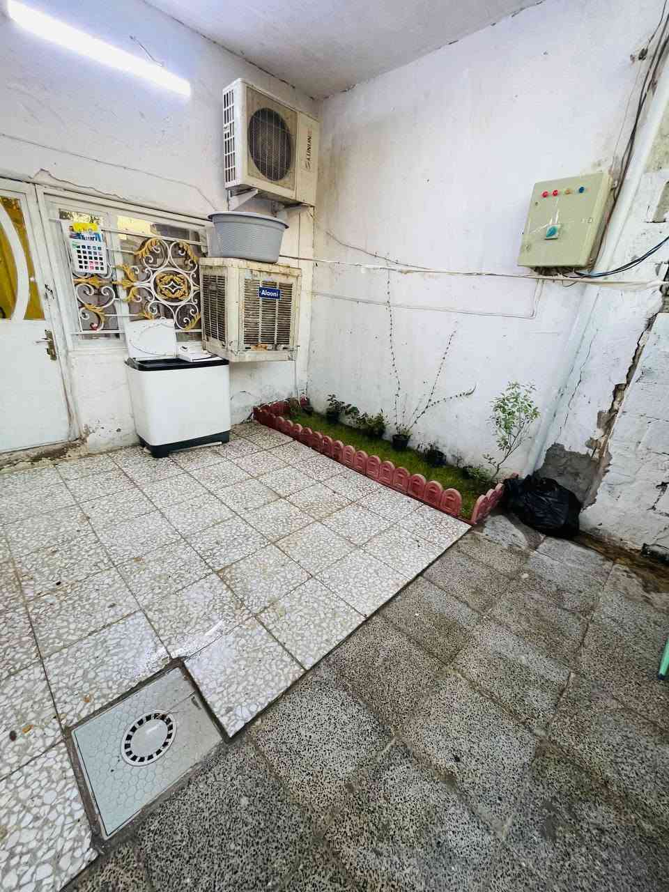 السلام عليكم بيت للبيع الكماليه مدخل التشابيه حي النابغه
البيت ركن المساحه80متر مربع طابقين الواجه8النزال10
التفاصيل غرفتين صاله واستقبال وترك كامل خدمات المنطقه الاستفسار ***********
