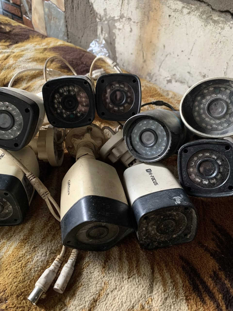 السلام عليكم كامرات مراقبه اصليه للبيع شغالات مستعملات شي قليل النضافة 90‎%‎مكاني بغداد مدينة الصدر السعر خاص …


**إذا كنت صاحب هذا الإعلان وتريد حذفه لأي سبب، رجاءا أرسل رسالة إلى الدعم الفني**