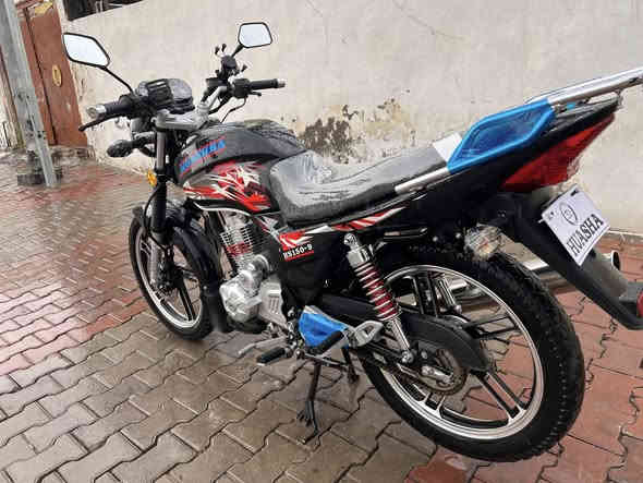 للبيع هيوشه موديل 2024 
منفيس فقط 
بعده زيرو فول نضافه 
السعر مليون و ٥٠ الف 
العنوان رمادي تاميم 
***********
