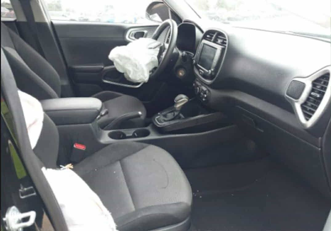 كيا صول 2023 وارد أمريكي للبيع
مواصفات الصول الاعتيادية شاشة كامرة رادارات 
حادثهة جاملغ ايمن وبنيد ورقم الشاصي موجود بالمنشور 
مكينة 2000 دوش 
ماشية 88 ميل  
رقم بغداد باسمي تحويل ثاني يوم السعر 145 وبيهة مجال بسيط جدا جدا 
#ملاحظة تخم تايرات جديد تبديل مصارلهن اسبوع 
العنوان بغداد- البنوك رقم الهاتف ***********
