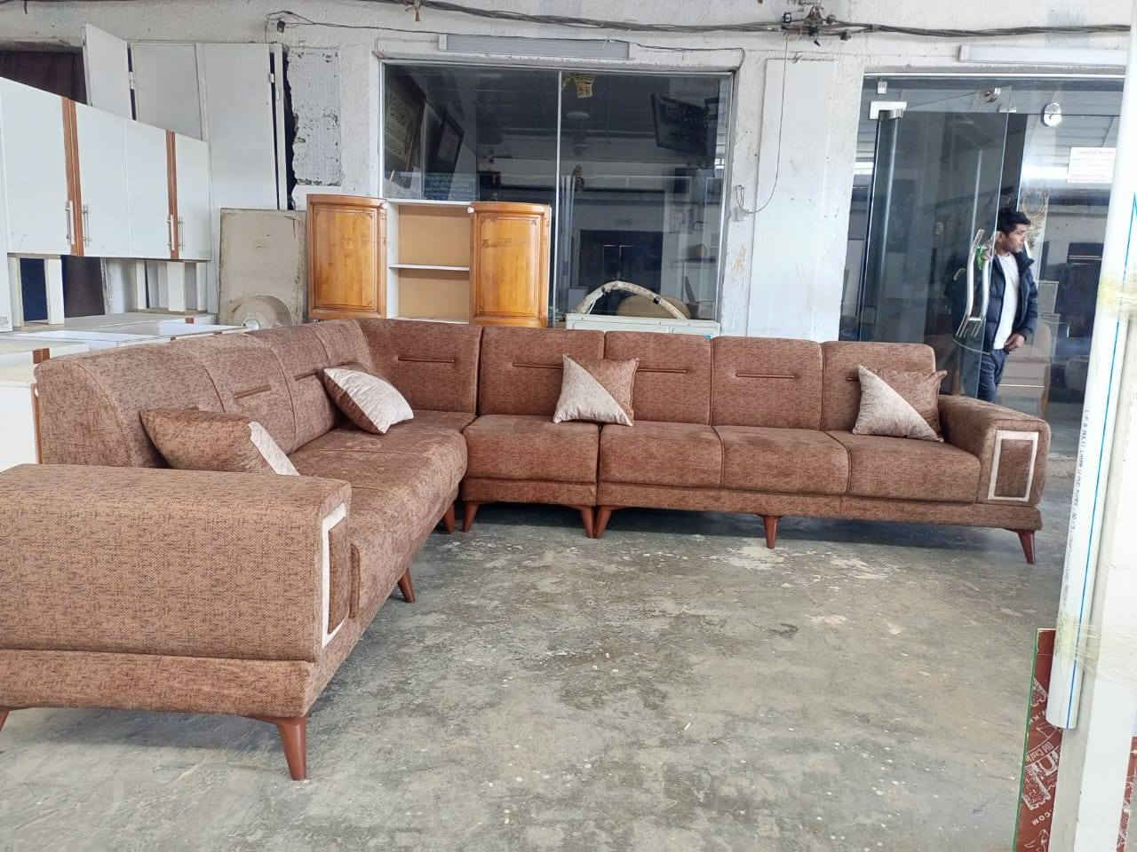 من رخصة ألادمن
ديوان ١٠ مقاعد كورنر موديل جكليته
طول ٧متر فره حرف L تفصال خشب بلوك اسود كله ١٨ سمك
سفنج مضغوط مميز أول مع طبقه دللوب طبي قماش كتان ناعم مودرن نظام تركي لون جوزي مع الكوشات مطعم ب أوف وايت جديد صور من معمل استفسار *********** متوفر واتساب
