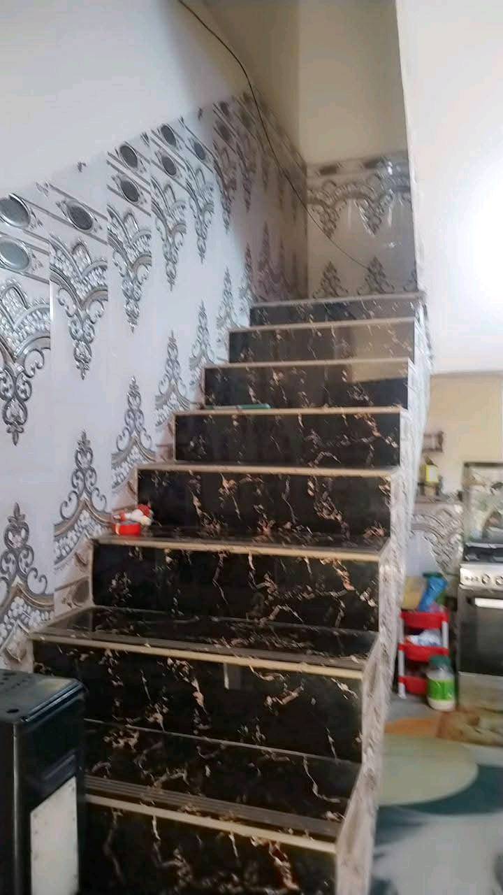 البيت للبيع تجاوز مستعجل على بيعته بسبب ظرف نقد ويرهم قصد بمقدمه ٢٠نهاية حي اور ظهر البيت ع سده مال الغرير مساحته ٧٠ متر بي غرفه كبيره وصاله ومطبخ خارجي وتواليت وحمام مسلح بناء طابوك  بناء جديد سعره ٣٣ نقد