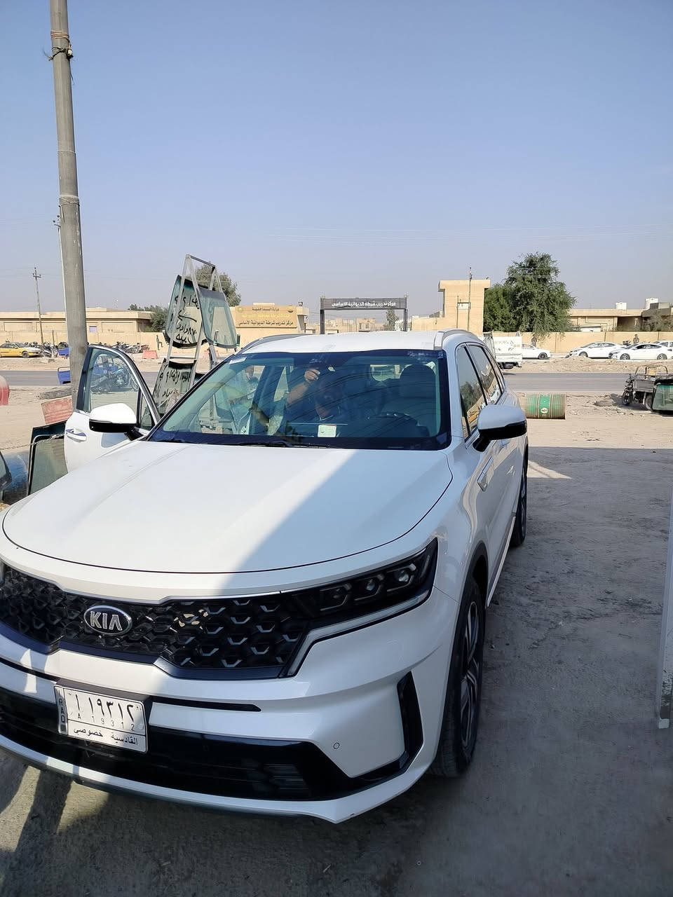 محل حيدر الخفاجي  للتبديل زجاج السيارات العنوان أكادميه الشرطه مقابيل مركز التدريب بأسعار مناسبه ***********
