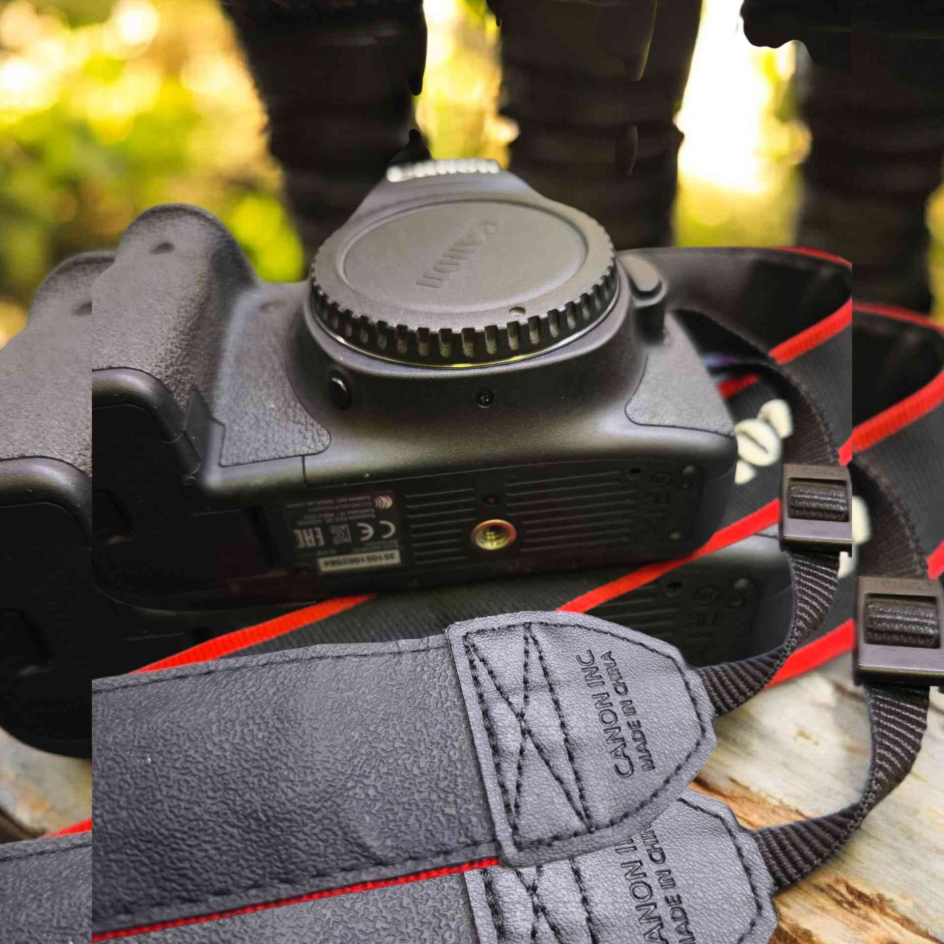 كاميرا كانون بدي فقط EOS 6D للبيع 
للاستفسار ***********
