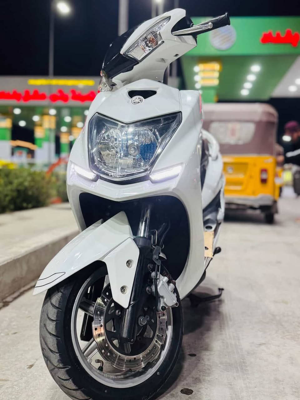 سلام عليكم دراجة سكنس شمعة للبيع مكفولة كفالة عامة من كلشي سعر ١٥ورقة وبيهة مجال لسفسار هاذة رقم ***********
