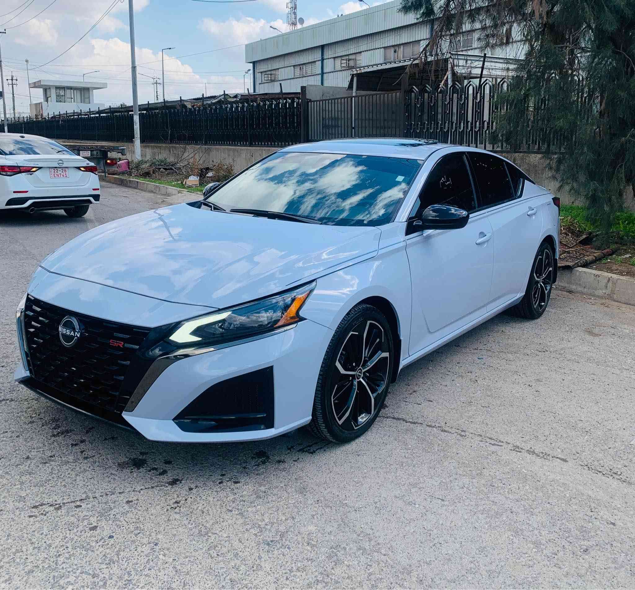 نیسان التیما ٢٠٢٤
مواسەفات Sr پلەس
سلاید شاشە گەورە 
کوشن جلد و کارەبایی و هیتەر
وایەرلێس چارچ
٢٤ هەزار رۆیشتووە
نیو چاملغی دواوەی بۆیاغه
بێ ژۆرێ بێ ئەرباگ

رەقەم کاتییە و ٩٠ رۆژی لەگەلە

*********** أربيل, العراق
