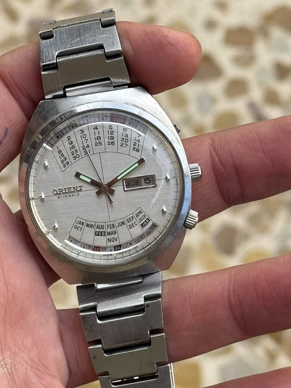 ساعة اورينت دولي اتوماتيك
انتاج قديم 
نافذة عرض الشهري و اليومي 
القطر 44
شغل مضبوط 
نظافة 99%
سير اصلي 
لون مميز
السعر خاص لطفا 
يوجد توصيل لجميع المحافظات 
***********
