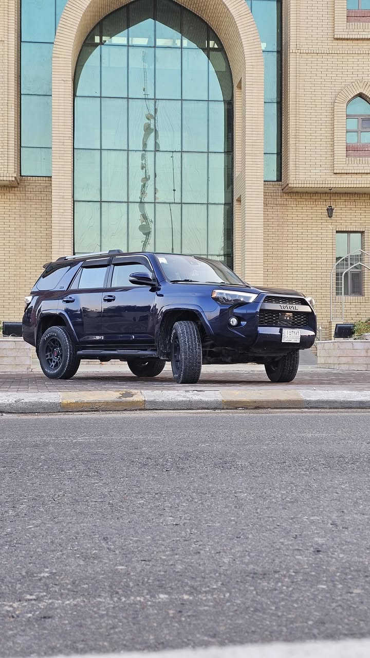 سلام عليكم... تحياتي للجميع
                 ✅تويوتا فورنر SR5 ✅
            
....................................................................................
⛔موصفات⛔
شاشة كبيره تدعم أندرويد اوتو وابل كار بلي
ويل حجم كبير TRD 
 كشنات جلد وتدفئة 
تبريد 3 قطع 
7 راكب 
عليها دوس اصلية 
كامرة خلفية
هيتر ب المري
فتحة سقف
كشنات الامامي كهرباء
فول تحكم استيرن
كروس سرعه (مثبت سرعه)
كير أوتو +عادي 
مانع تزحلق +Abs
مانع انحدار
اشاير لكزز 
جامة الصندوق تصعد وتنزل كهرباء
لايتات 
تايرات جبلي 

............................................................................. 
🔴  حادث السيارة بسيط جداً وموجود عندي صور الحادث حافة البنيد والجاملغ وثنينها مبدلة بلادي واجتي من امريكا كم قطعة كلير بدون فتح وبدون صبغ 
كير محرك شرط فحص +صدر  تايرات كل جديد 

 رقم بغداد مشروع وطني هزة جديدة وسنوية لل 2026    شرط تحويل 
بسعر مناسب   (282)

غير متواجد ع الفيس 
 
مكان سياره صلاح الدين تكريت....استفسار اكثر اتصل ع رقم ***********
