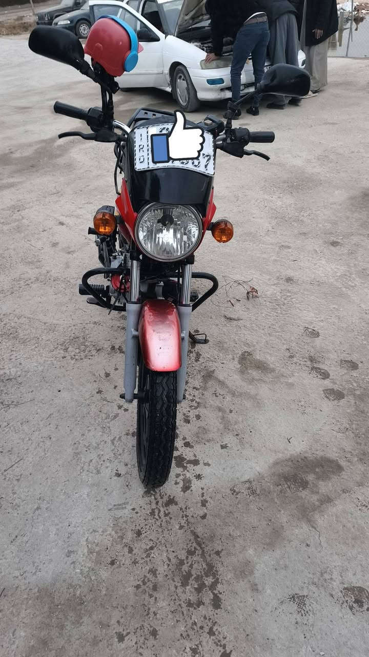 سلام عليكم 
دراجه بوكسر للبيع
موديل 21
دراجه نضيفه ومرتبه تايرات جديد
لايت زنون ستاند تلفون 
مرقم نكليزي تحويل ثاني يوم دراجه كامله من كلشي بوجهك للشارع 
*********** خط او واتس
