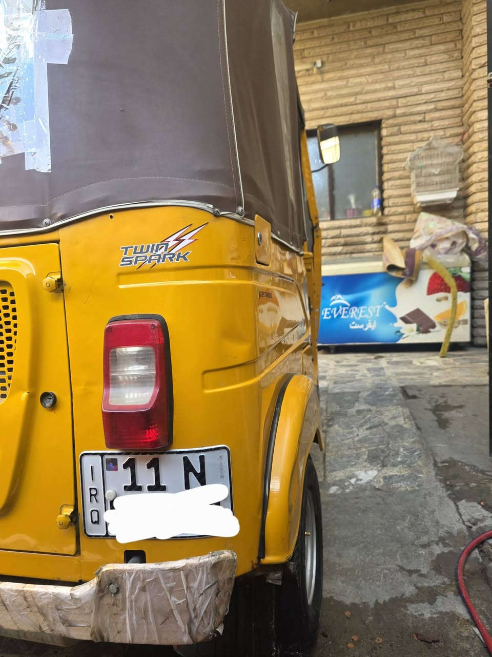 تكتك ٢٢ شهر ال١٢   محرك مكفول  رقم وسنويه بسمي   بيهه طخخات خفيفه لا خياسات ولا شي مثل ما موضح بل صور  سعر ٩٥٠٠  بيهه مجال حك جيه مكاني بغداد  
***********
