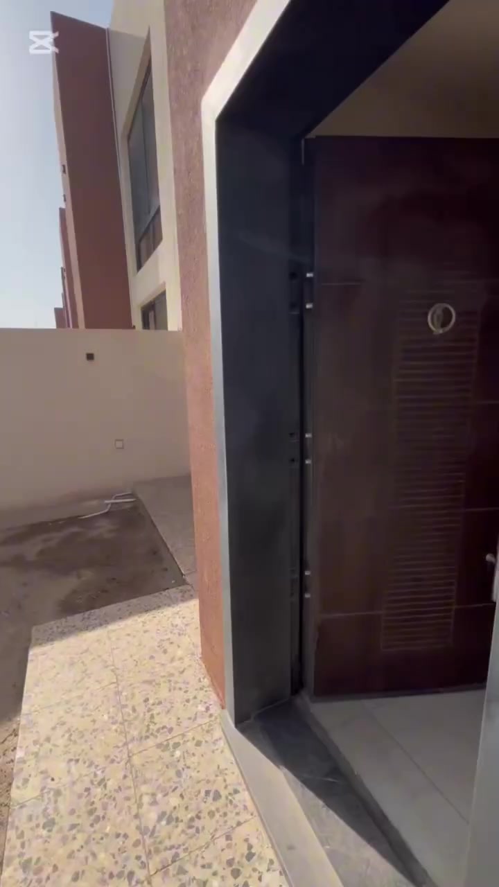 🏷️ عرض مميز للإيجار
🪩 بيت للإيجار في مجمع داماك الهيئة

📍 الموقع: طريق المطار مقابل ساحة عباس بن فرناس
✨ موقع جداً مميز وقريب من جميع الخدمات

📐 المساحة: 200 م
🛏️ عدد الغرف: 3 غرف نوم
☀️ مجهز بطاقة شمسية بسعة 20 أمبير
🏡 جاهز للسكن فوراً

💰 سعر الإيجار: 1,250,000 دينار شهرياً

📞 للتواصل والاستفسار:
***********
