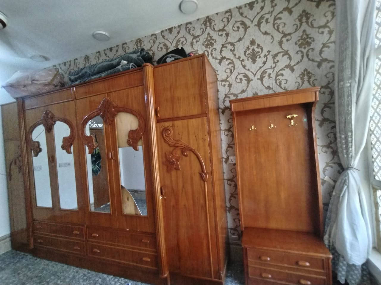وعليكم السلام والله احنه مسويها نجار  توصاء داخل وخارج صاج ومتعوب عليهها نهايتها 750بس احنه عدنه ضرف وريد نبيعها


**إذا كنت صاحب هذا الإعلان وتريد حذفه لأي سبب، رجاءا أرسل رسالة إلى الدعم الفني**
