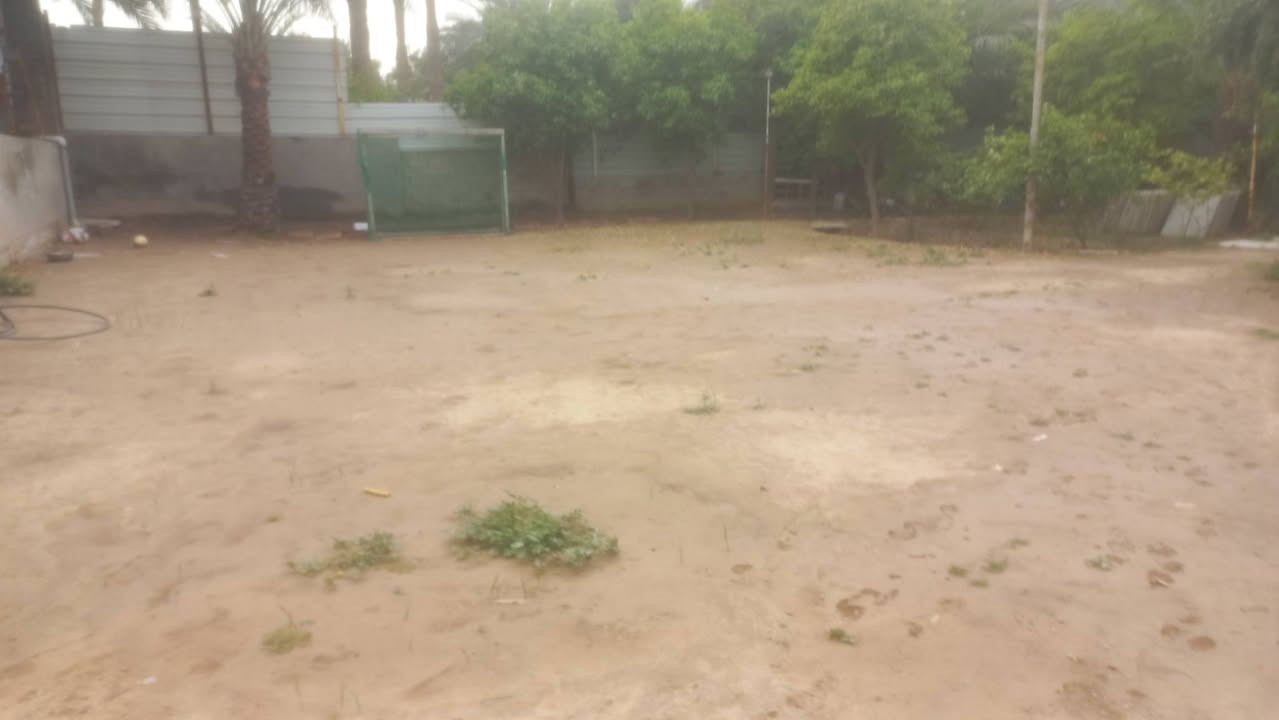 سلام عليكم مزرعه شاطيه للبيع المساحه دونم ونص الواجهه 24 ونزال 157 تحتوي على جميع الفواكه ولحمضيات ونخيل تحتوي على بيت مساحة البيت 270 بي 5 غرف نوب صحيات فوك وجوه سيراميك كاشي واصله مسبح قيد الانشاء، جميع الخدمات ماء كهرباء تبليط مجاري عقد عل 117 العقد بسم خالي موجود العنوان زعفرانيه نهاية الاربع شوارع مجاور مزرعة علي الدراجي ***********
