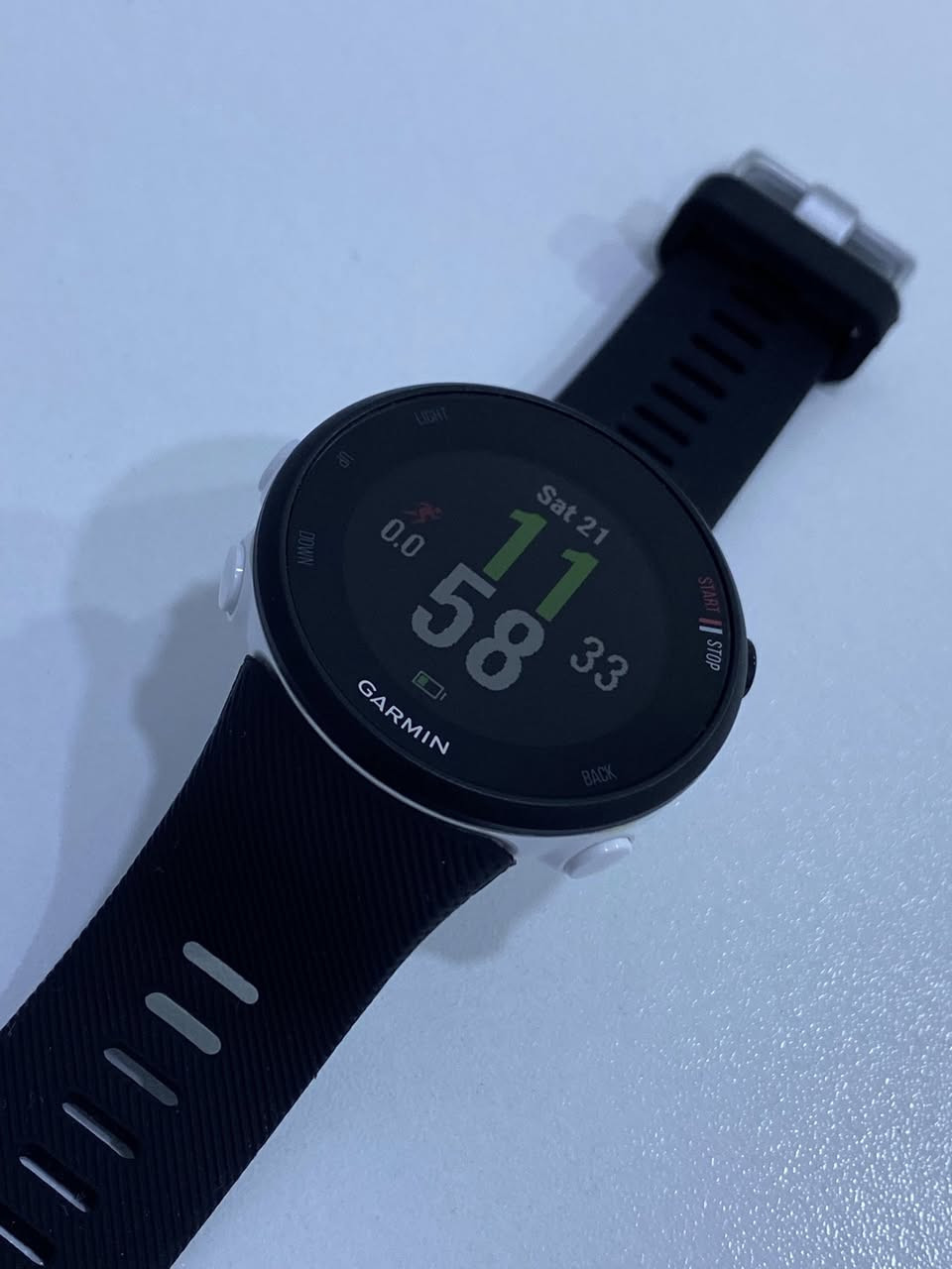 ساعە  سمارت من مارکة گارمن GARMIN FORERUNNER 45s
ساعە سمارت من مارکە گارمن ،ویاها کیبل شحن و علبە
جدید بل باکیت
نضافة ١٠٠٪؜
اعلی سعر ابیع


**إذا كنت صاحب هذا الإعلان وتريد حذفه لأي سبب، رجاءا أرسل رسالة إلى الدعم الفني**