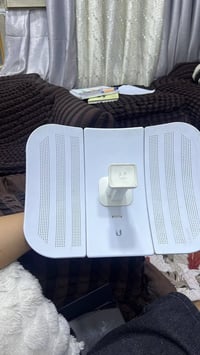 السلام متوفر باور بيم  قطعه وحده نضيف كلش  سعره 60 لايت بيم عدد 2 نضيف...