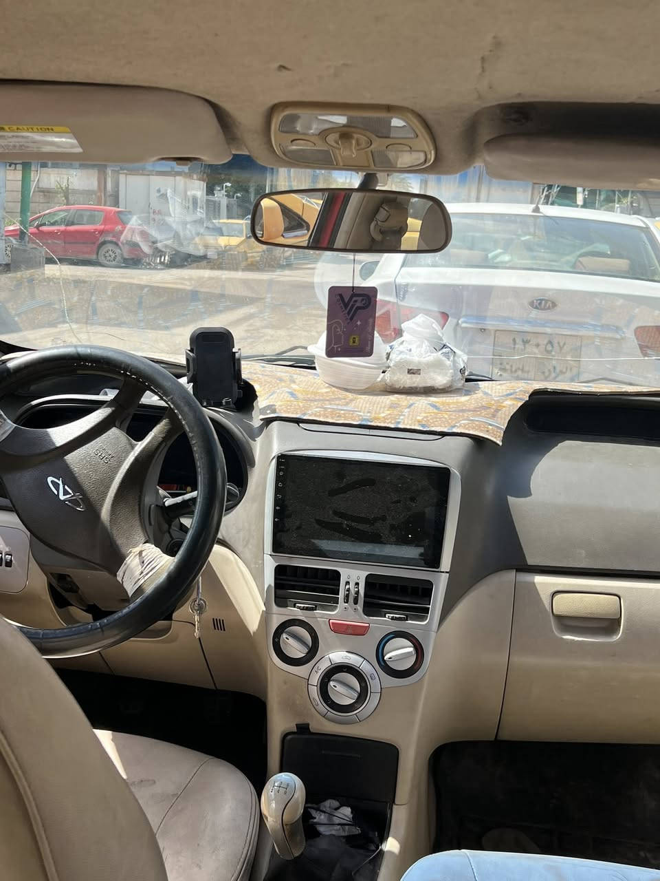 السلام عليكم شيري للبيع 2013 بيهه بس بنيد صبغ بدون دواخل بدون شواصي سياره خير من الله /مكاني بغداد  اكريعات /***********
