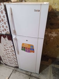 ثلاجة ١٢ قدم • دنگا • نضيفة جداً