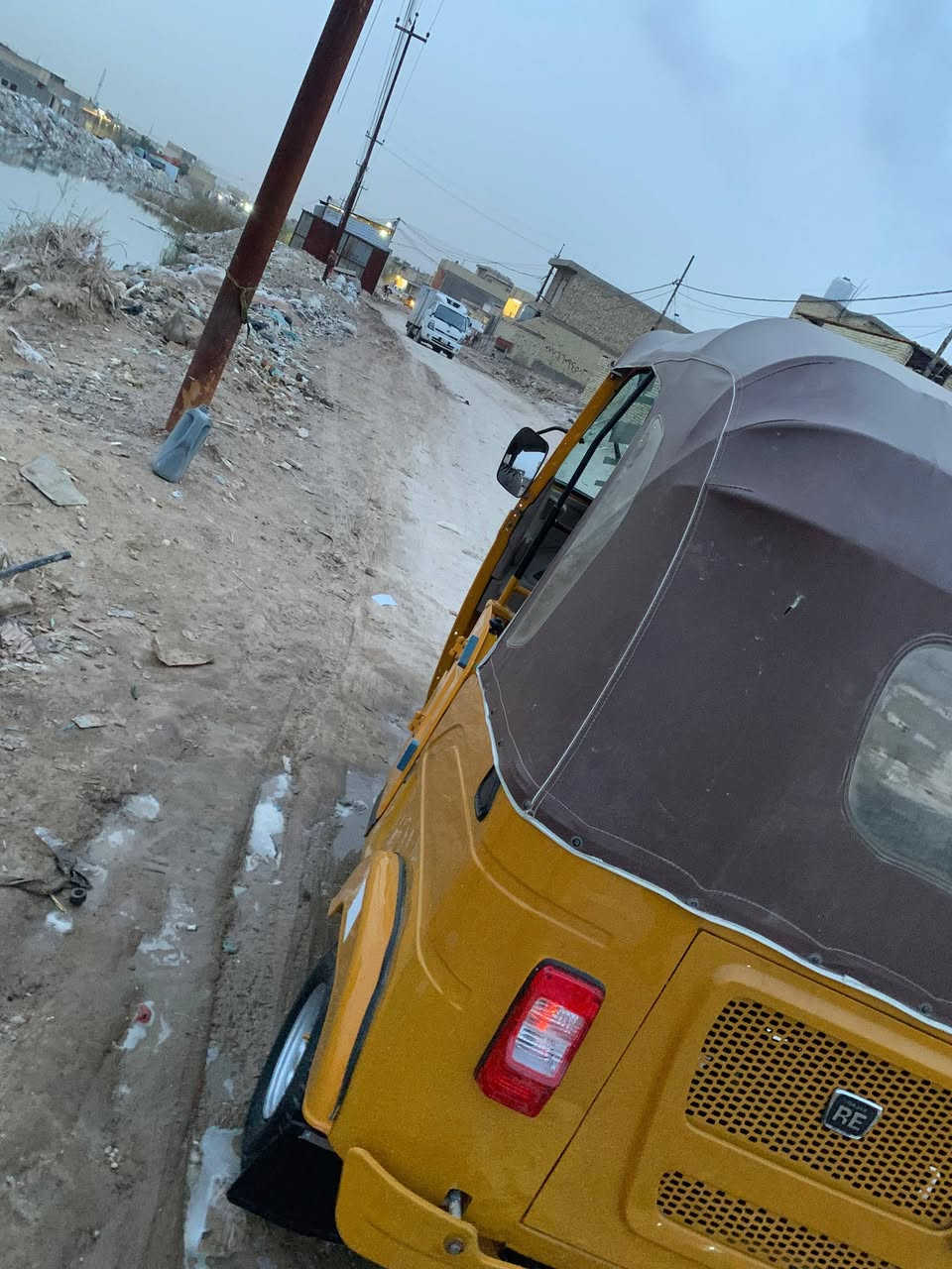 السلام عليكم تكتك للبيع موديل 21 بأسمي رقم وسنوية انكليزي تحويل ثاني يوم تكتك نضيفة من ايدك للشارع مكينة مكفولة من تنقيص وتبخير اكسل نضيف السعر 8ملايين وبيها مجال  المكان بغداد مدينة الصدر اخير الجوادر للاستفسار***********
