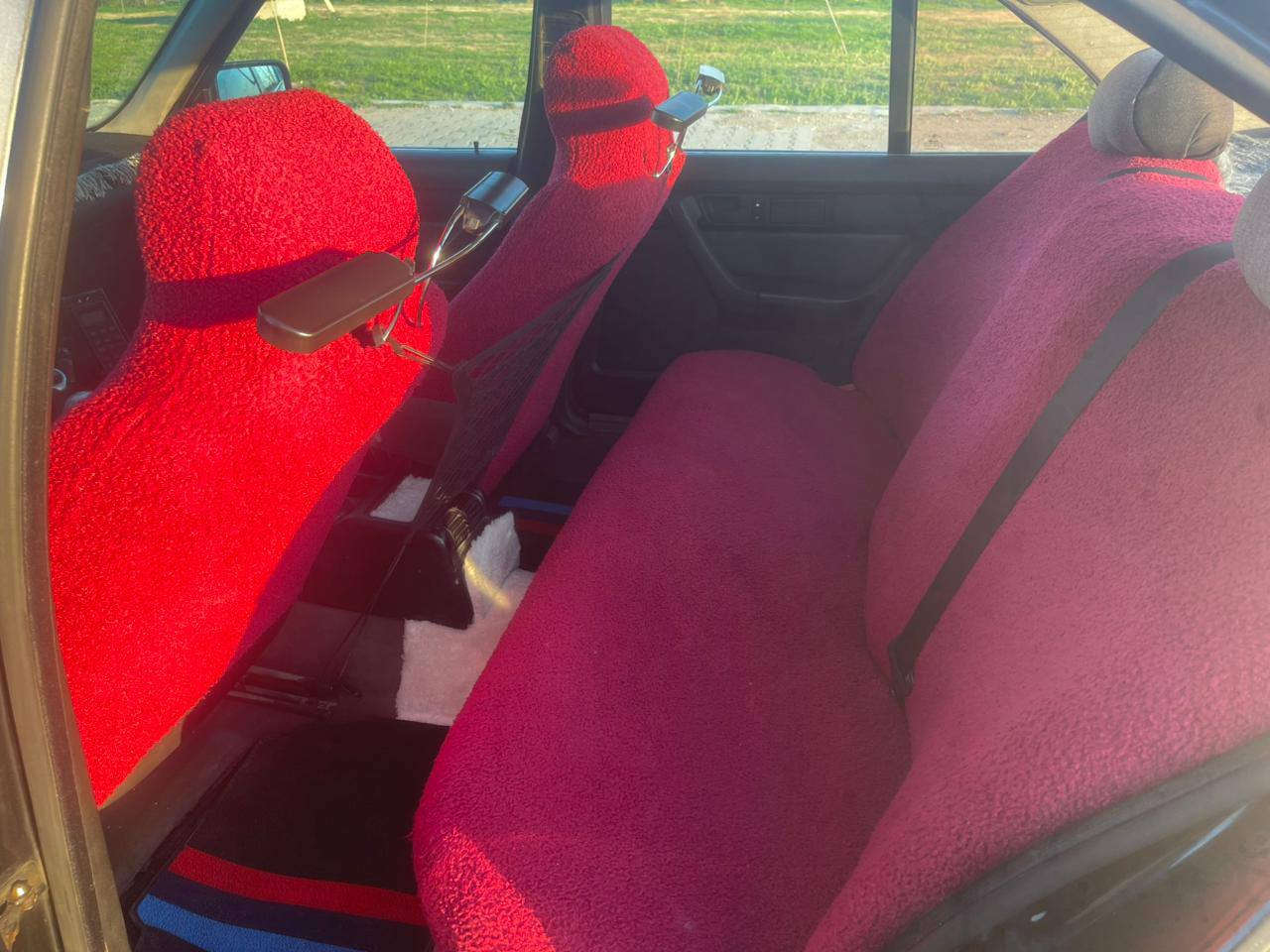 سلام عليكم اخوان. بي ام موديل 1990 محدث 1993رقم سليمانية مكينة 520 كير عادي كير و محرك بشرط مابي سرف و بخار مابي صوت بدون ضربة بدون غياس سيارة كبس كدام و خلفي صقف و تيكمة مابي معجون دعامي حتي دعامي بشرط كاربائيات بلاجكتورات كل بشرط 
سنوي جديد 
بطاقة بنزين موجود 
تبريد تدفيئه يشتغل 
تحكم كاربائيات 
كشن هيتر 
موبايل بيلادي

سعر 52 بي مجال بشرط تحويل 
رقم موبايل *********** كركوك, العراق
