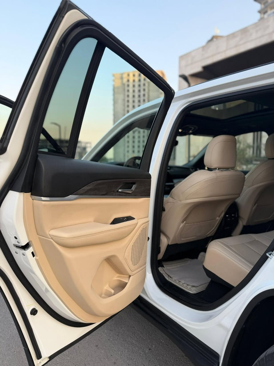 السلام عليكم
جيب كراند شيروكي موديل 2023 
فوول مواصفات سياره جديده 
بدون حادث تبديل جاملغات اماميه 
بدون ايرباك بدون دواخل 

للبيع او مراوس بتاهو 
***********
