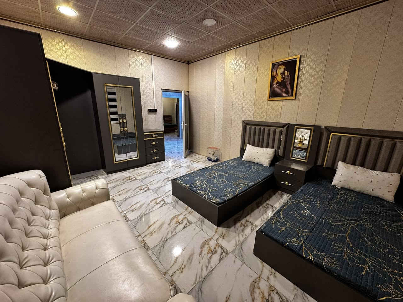 مزرعة الطائي للحجز اليومي و المناسبات و الاعراس مساحة المزرعه جدا واسعه وتستقبل اعداد
كبيرة موقعها جدا مميز بمنطقة الدورة والتواصل مباشر مع صاحب المزرعه *********** 📞 واتساب ٢٤ ساعه
