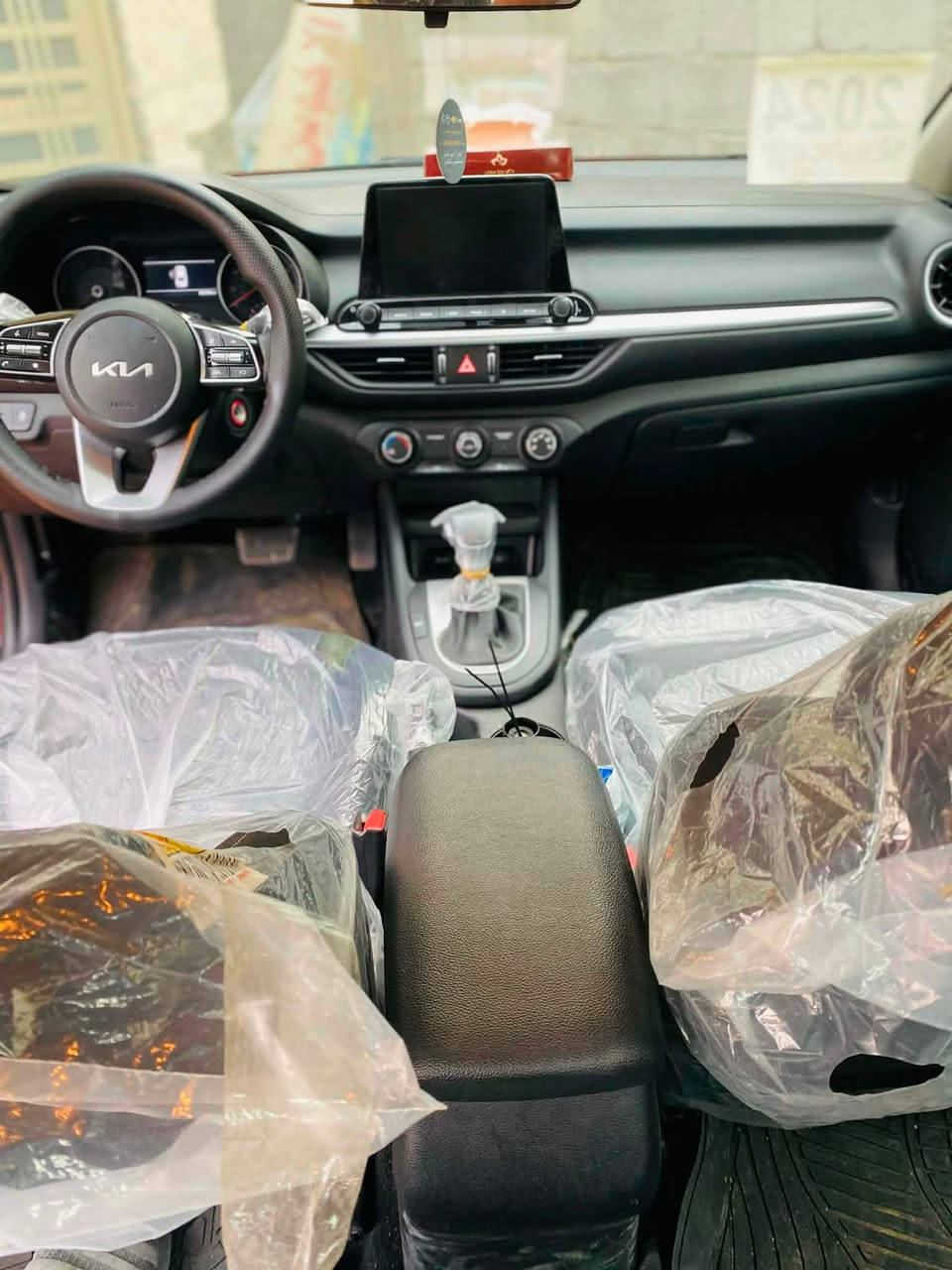 كيا فورتي موديل2024  حادث باب الصدر بدون ايربالك  ماشيه 38 السعر 158 سياره وضع شركه جديده 

***********
