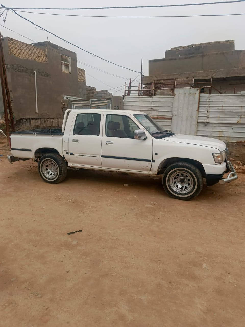 سيارة تيوتا دير موديل 2008
كير اوتو ماتيك ومكينة مشروطة يعني مانا قصهة برغي 
السيارة مصبوغة  معمرة تعمير جديد  
تخم تاير جديد 
حدادية جديد مشروطة 
سعرهة، 40 وبيهة مجال بسيط للشراي 
وكالة عامة بأسمي تريد اوديك الراعيهة تريد اني احولك 
عنواني الديوانية خيري مقابل دواجن الديوانية الكبير 
رقمي ***********
